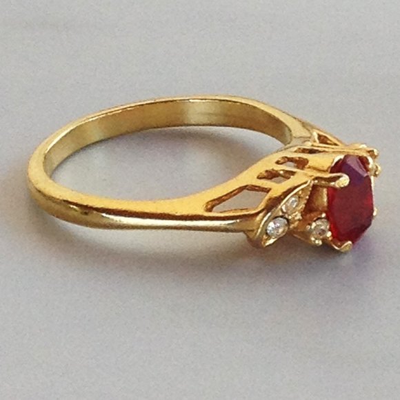 Fancy Gold Ring - Picture 3 of 3